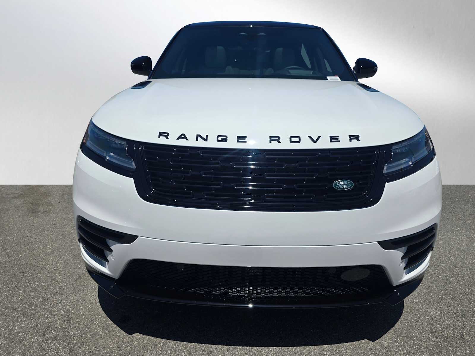 2026 Land Rover Range Rover Velar Dynamic SE