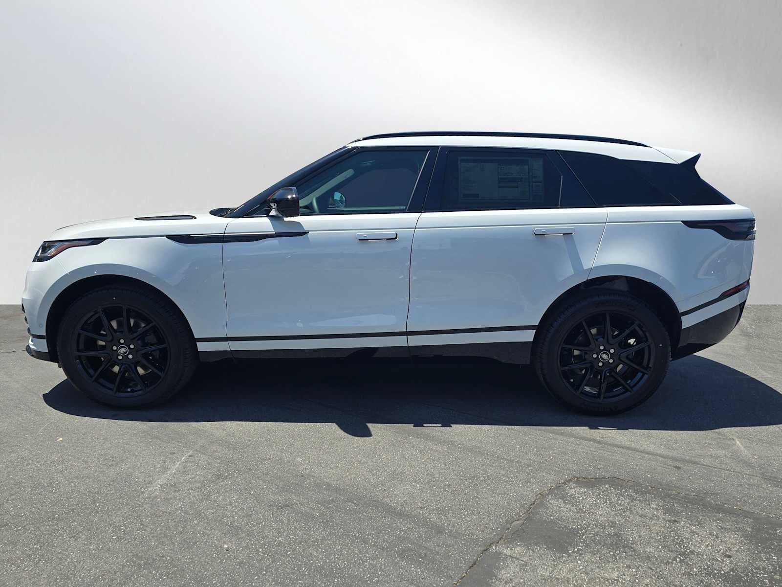 2026 Land Rover Range Rover Velar Dynamic SE