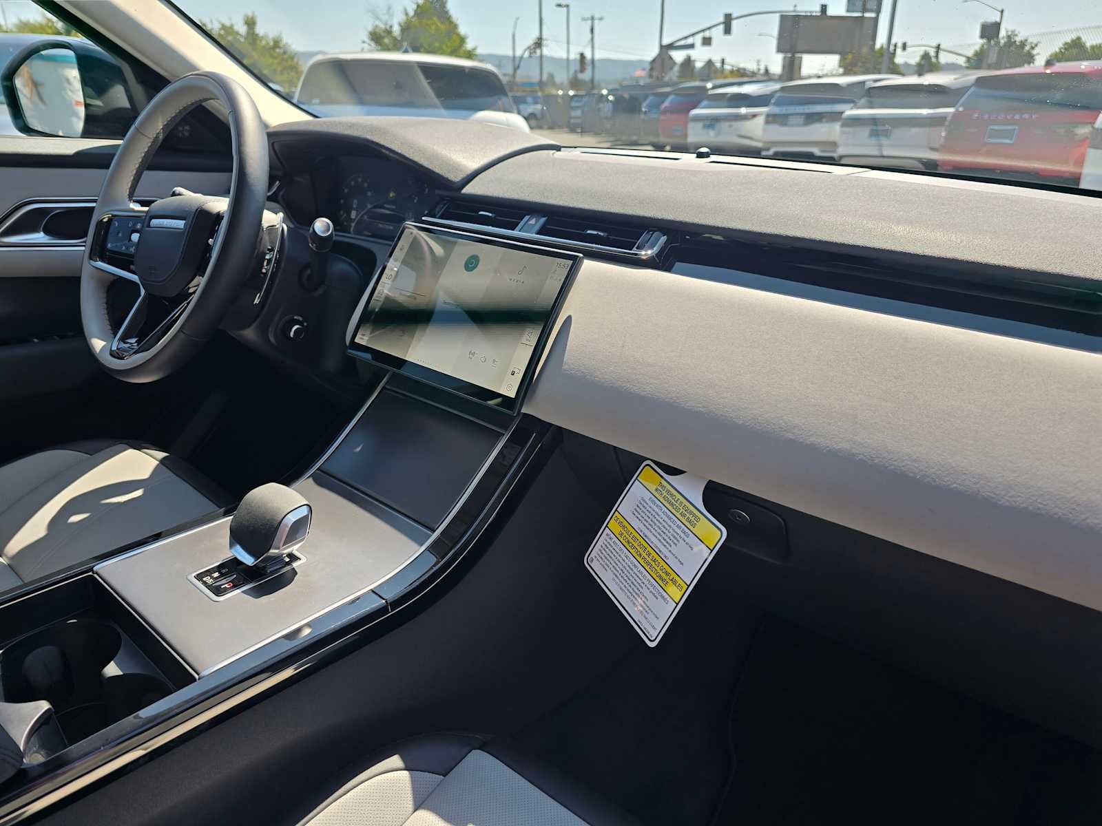 2025 Land Rover Range Rover Velar Dynamic SE