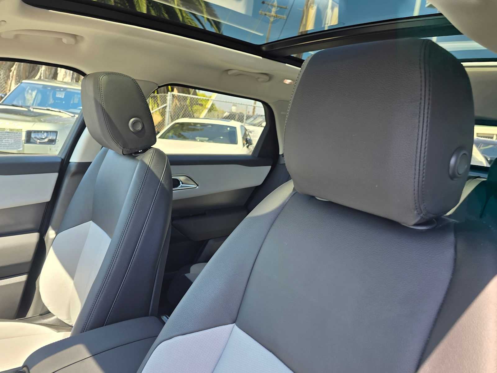 2025 Land Rover Range Rover Velar Dynamic SE