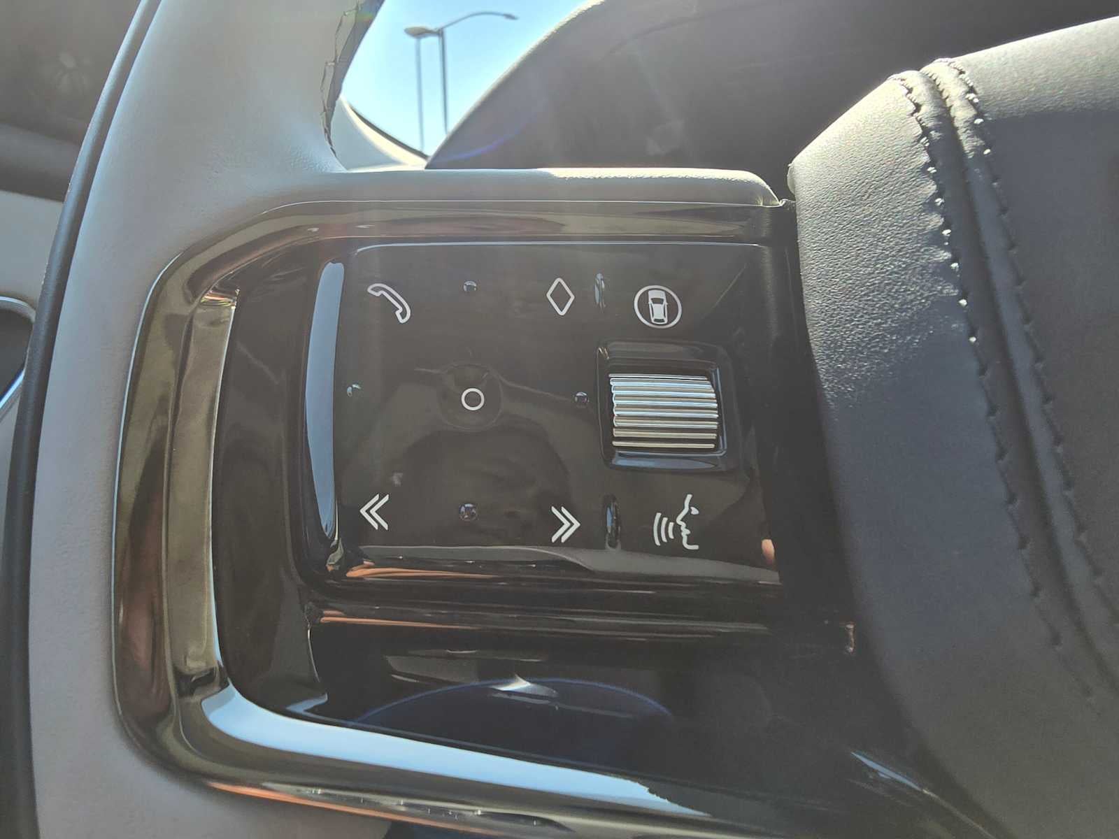 2025 Land Rover Range Rover Velar Dynamic SE