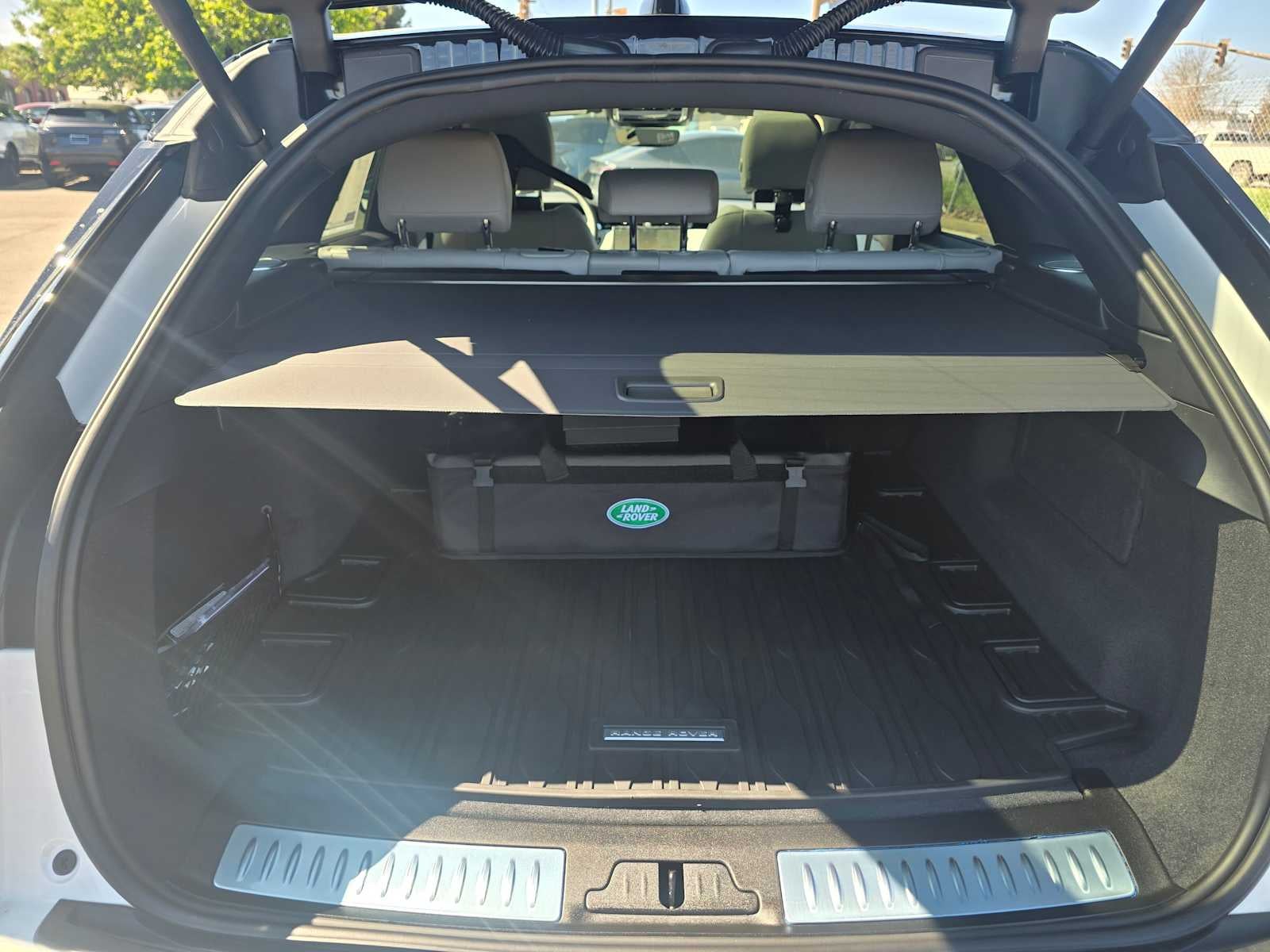 2026 Land Rover Range Rover Velar Dynamic SE