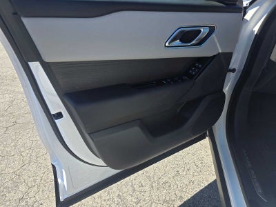 2026 Land Rover Range Rover Velar Dynamic SE