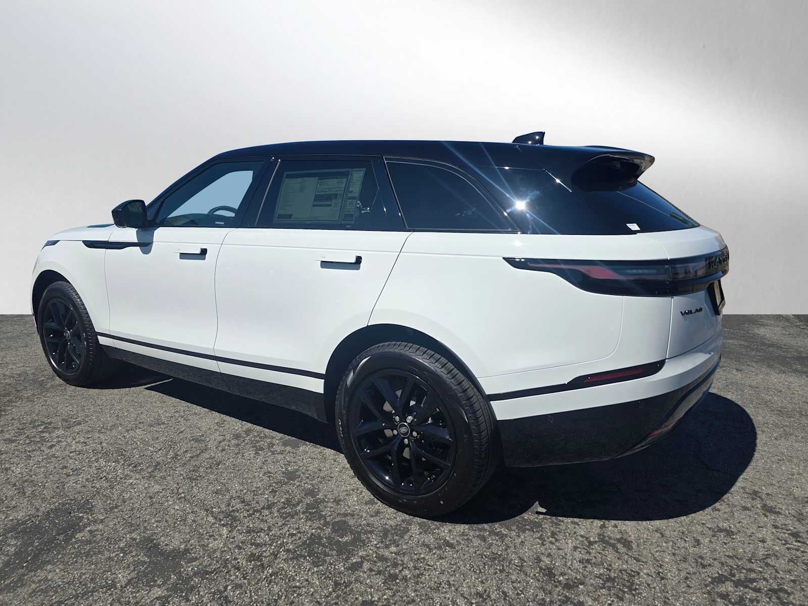 2026 Land Rover Range Rover Velar Dynamic SE
