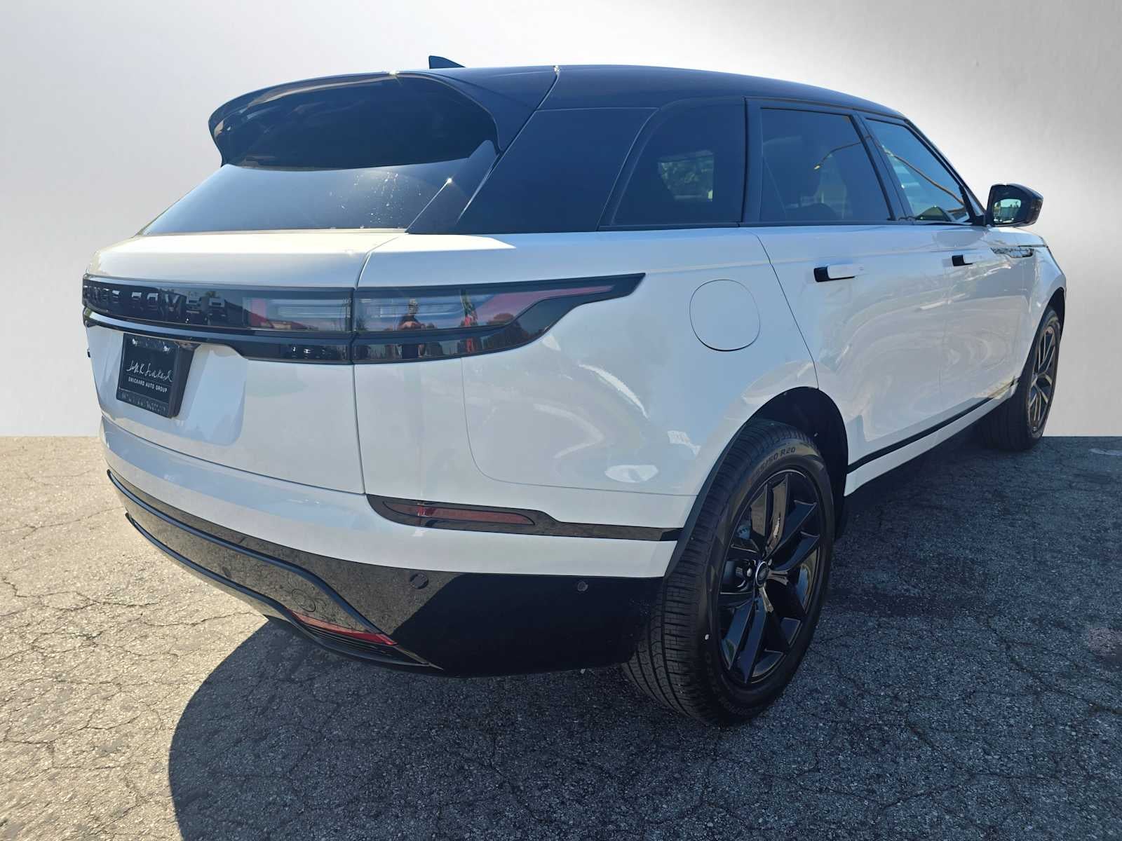 2026 Land Rover Range Rover Velar Dynamic SE