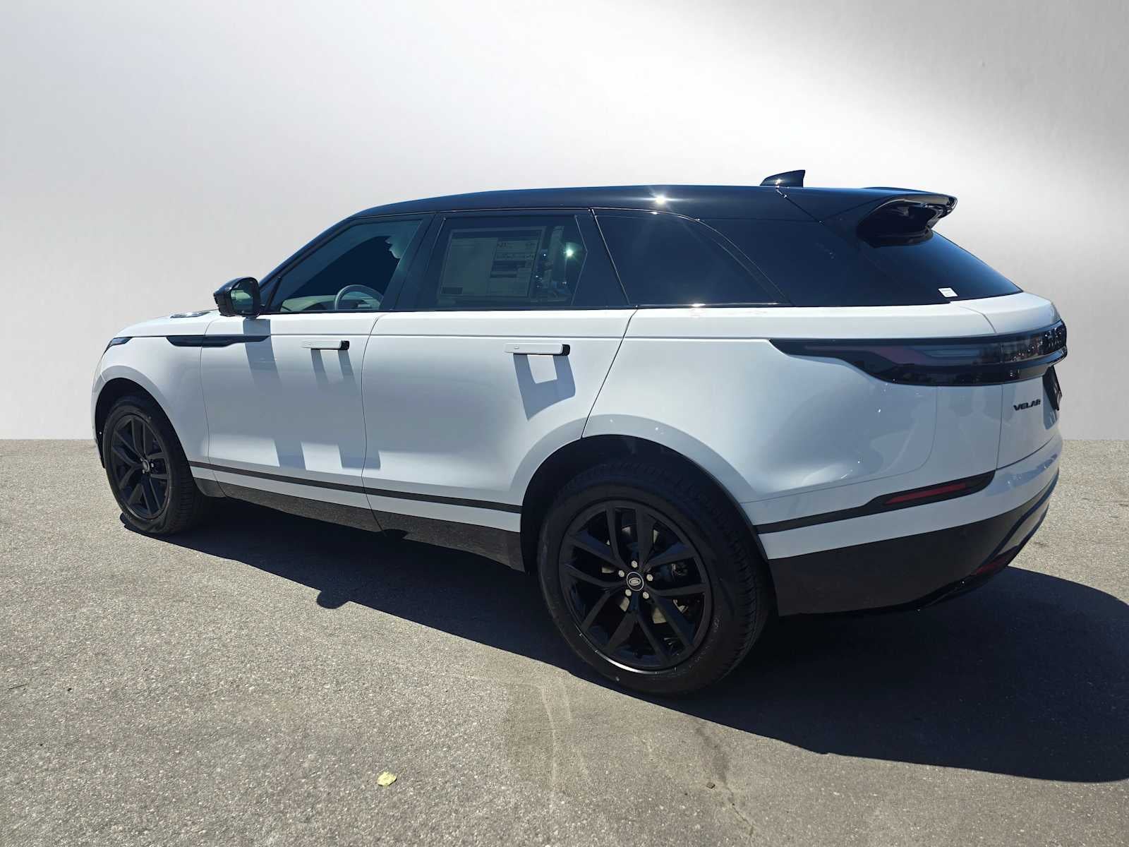 2026 Land Rover Range Rover Velar Dynamic SE