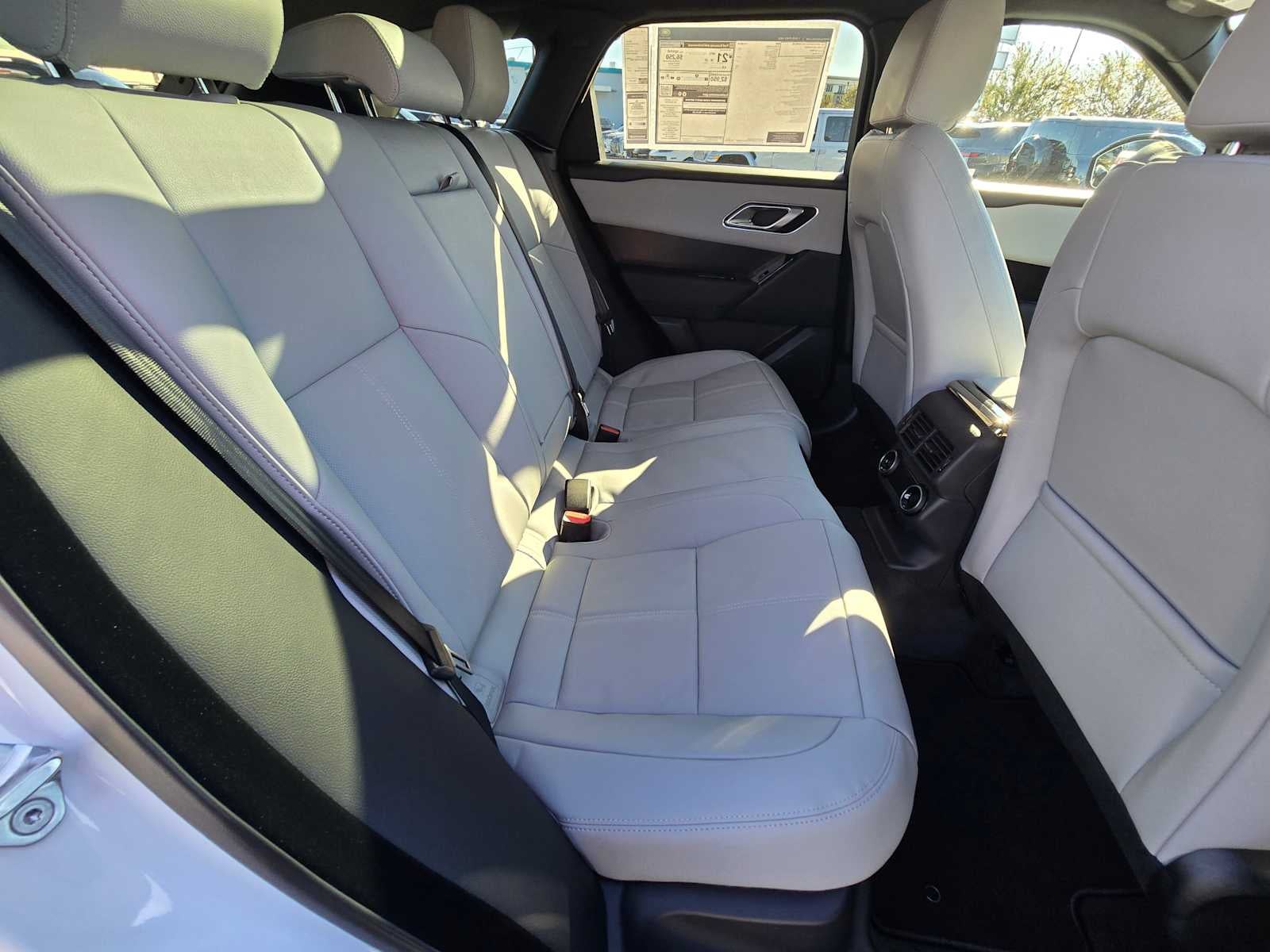 2026 Land Rover Range Rover Velar Dynamic SE