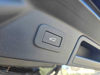 2026 Land Rover Range Rover Velar Dynamic SE