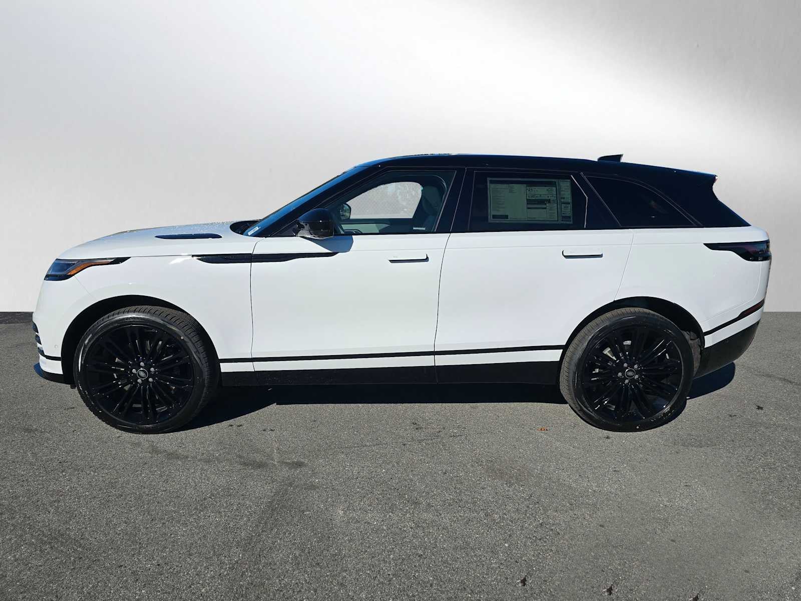 2026 Land Rover Range Rover Velar Dynamic SE