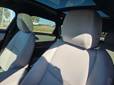 2026 Land Rover Range Rover Velar Dynamic SE