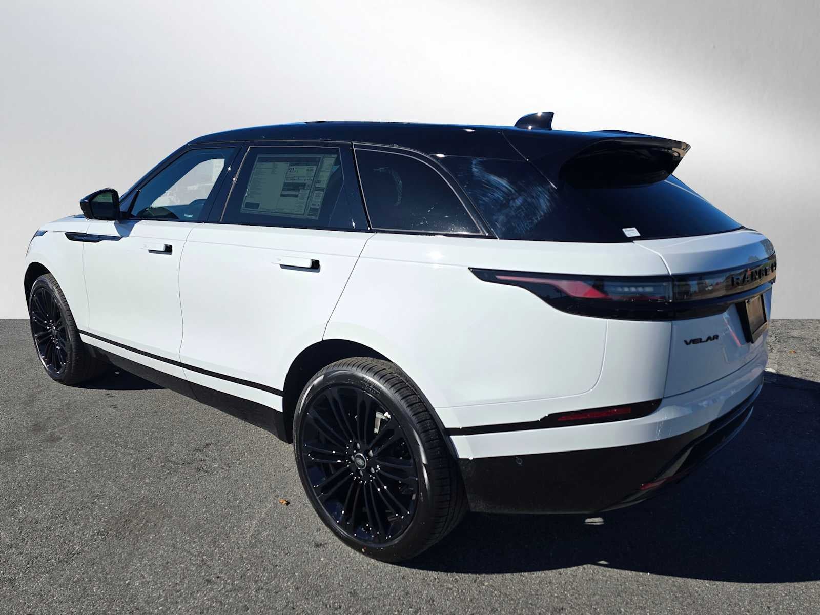 2026 Land Rover Range Rover Velar Dynamic SE