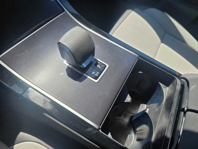 2026 Land Rover Range Rover Velar Dynamic SE