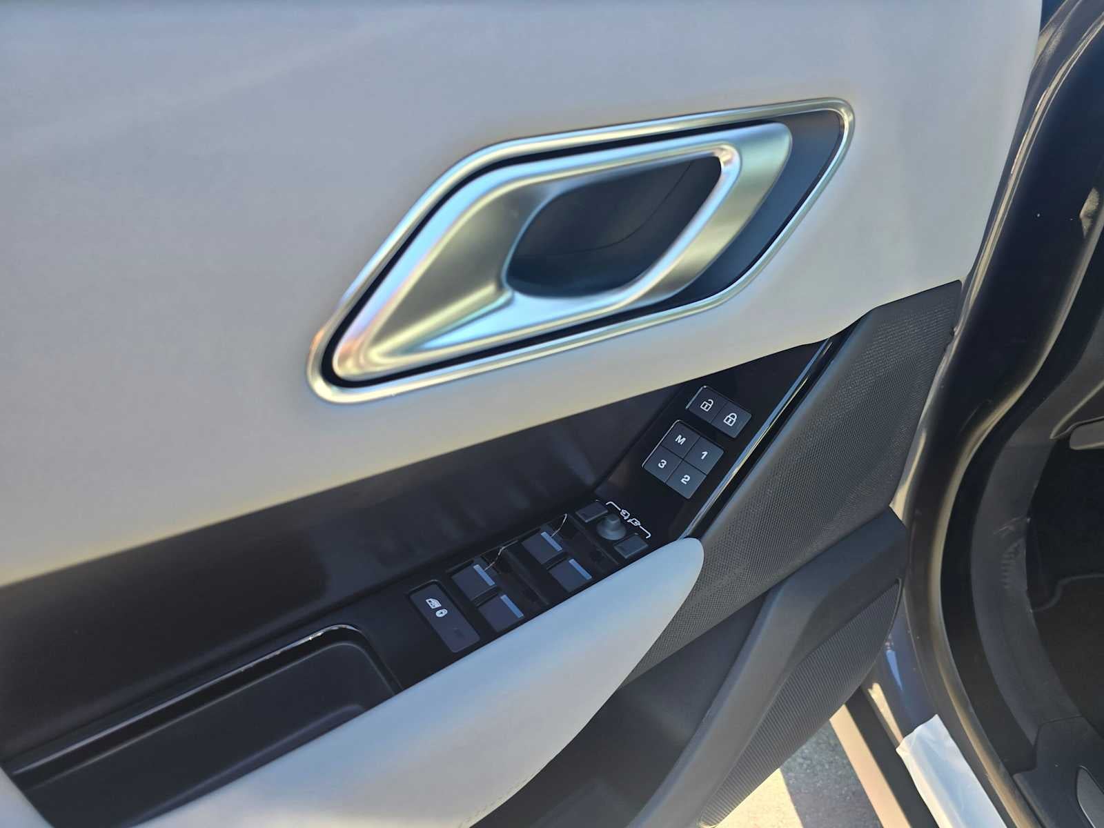 2026 Land Rover Range Rover Velar Belgravia Edition