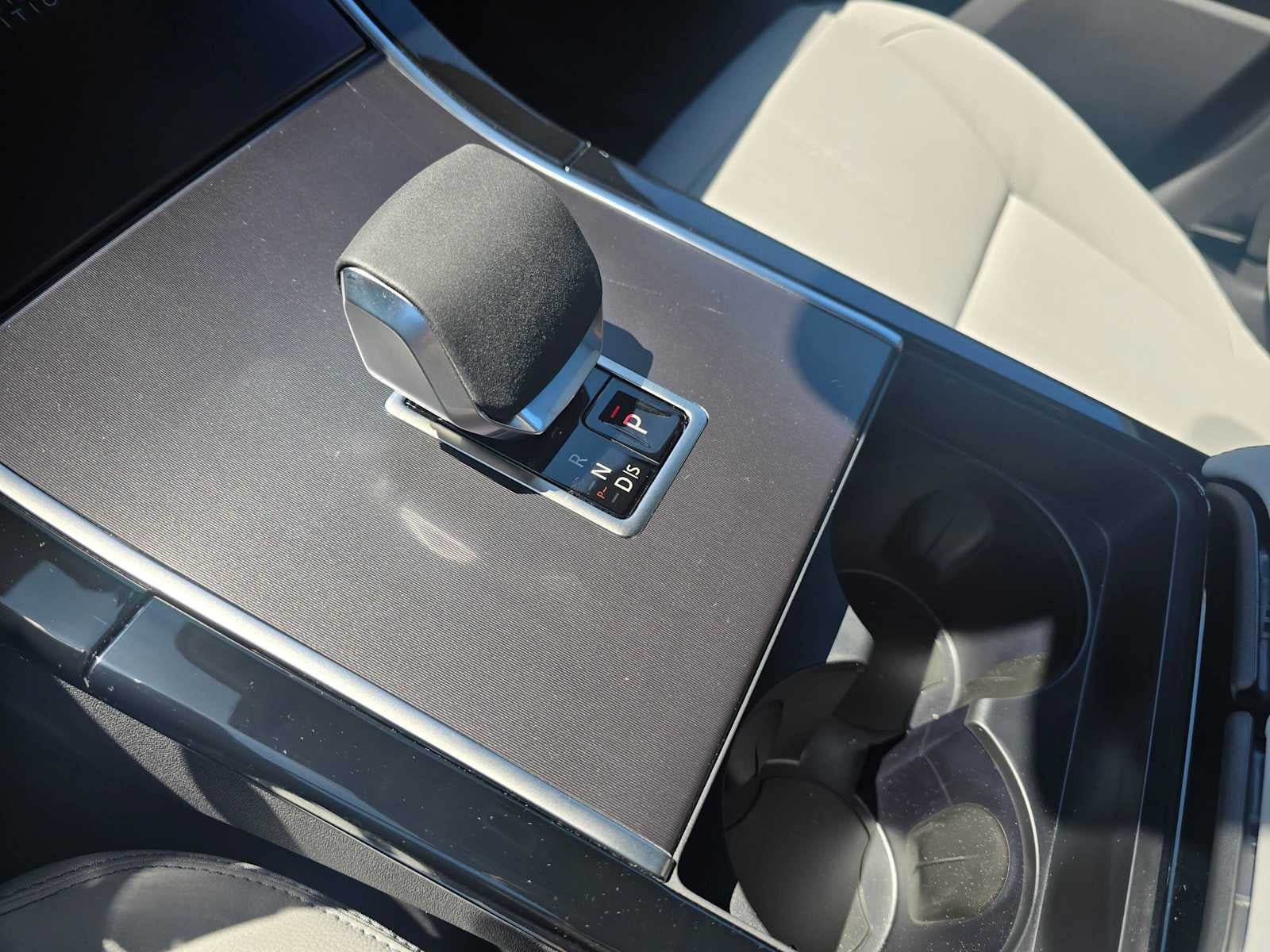 2026 Land Rover Range Rover Velar Belgravia Edition