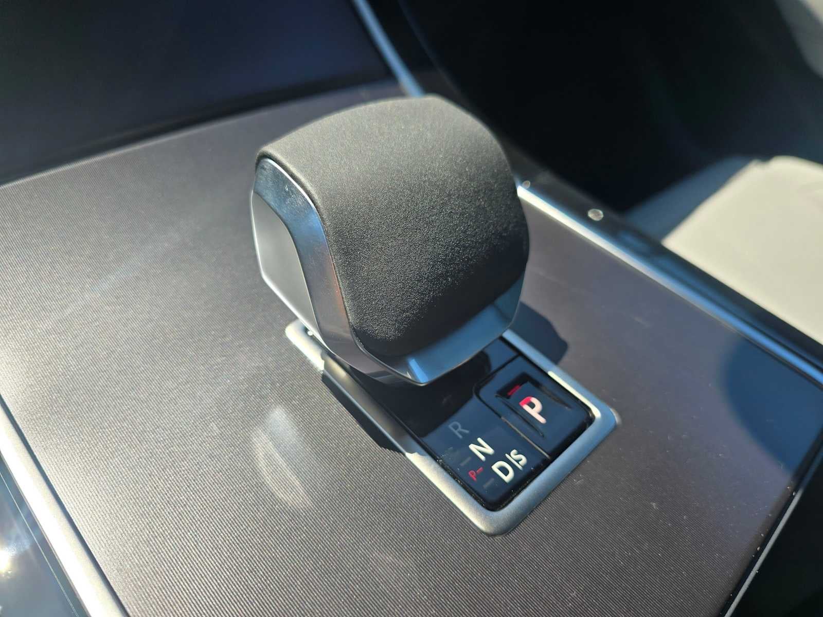 2026 Land Rover Range Rover Velar Belgravia Edition