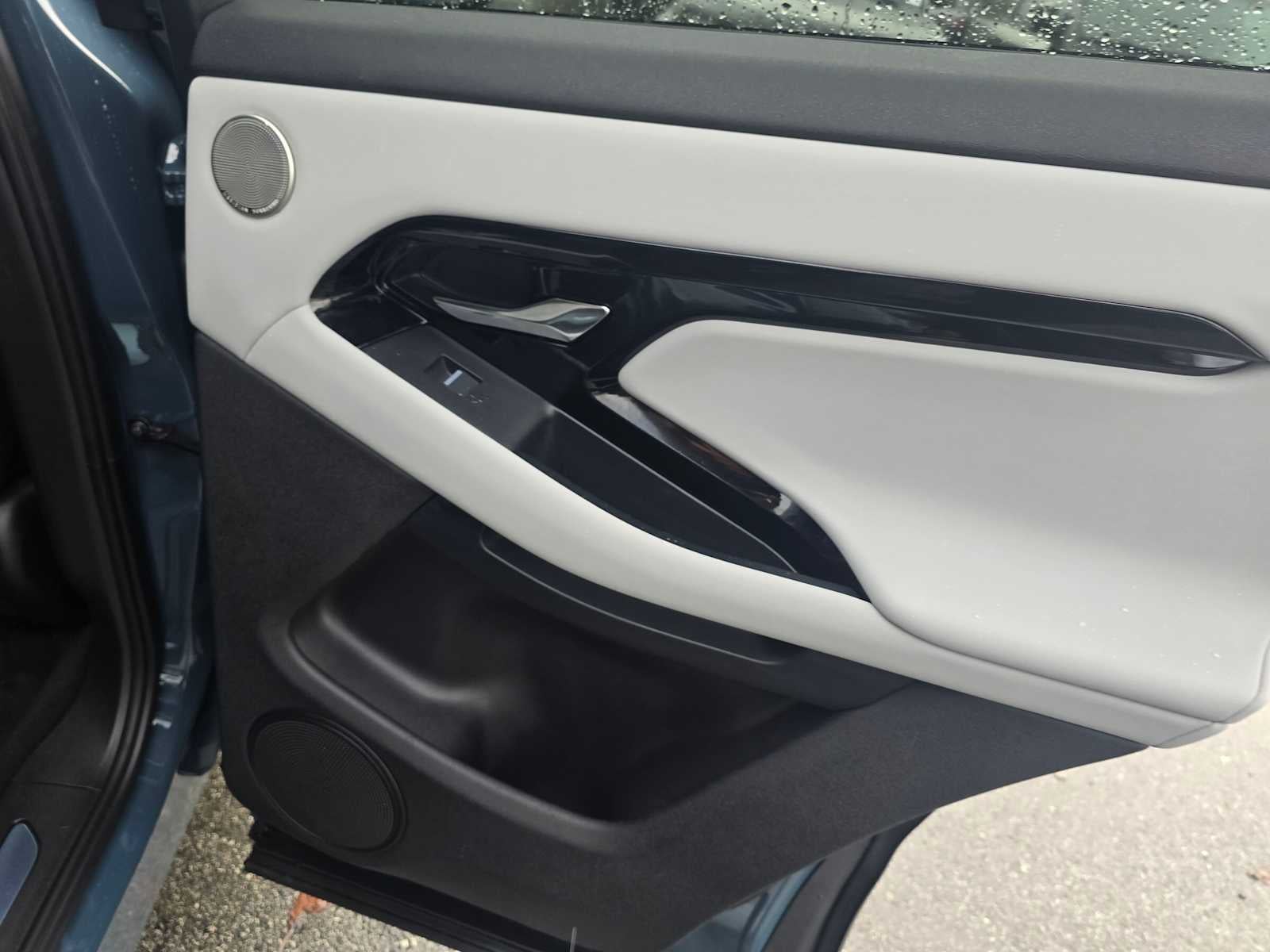 2026 Land Rover Range Rover Evoque Dynamic SE