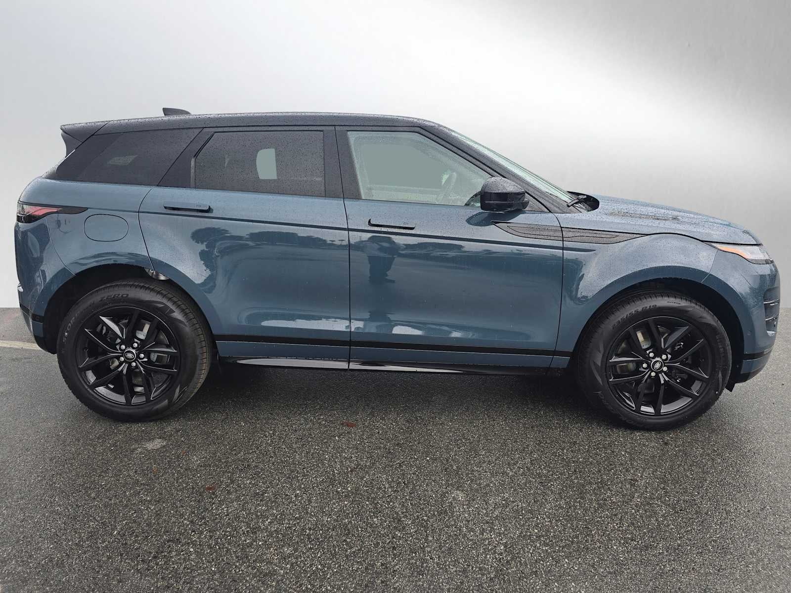2026 Land Rover Range Rover Evoque Dynamic SE