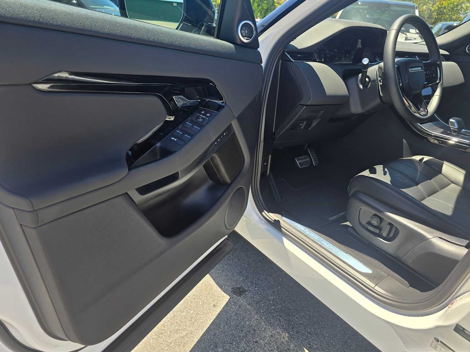 2026 Land Rover Range Rover Evoque Dynamic SE
