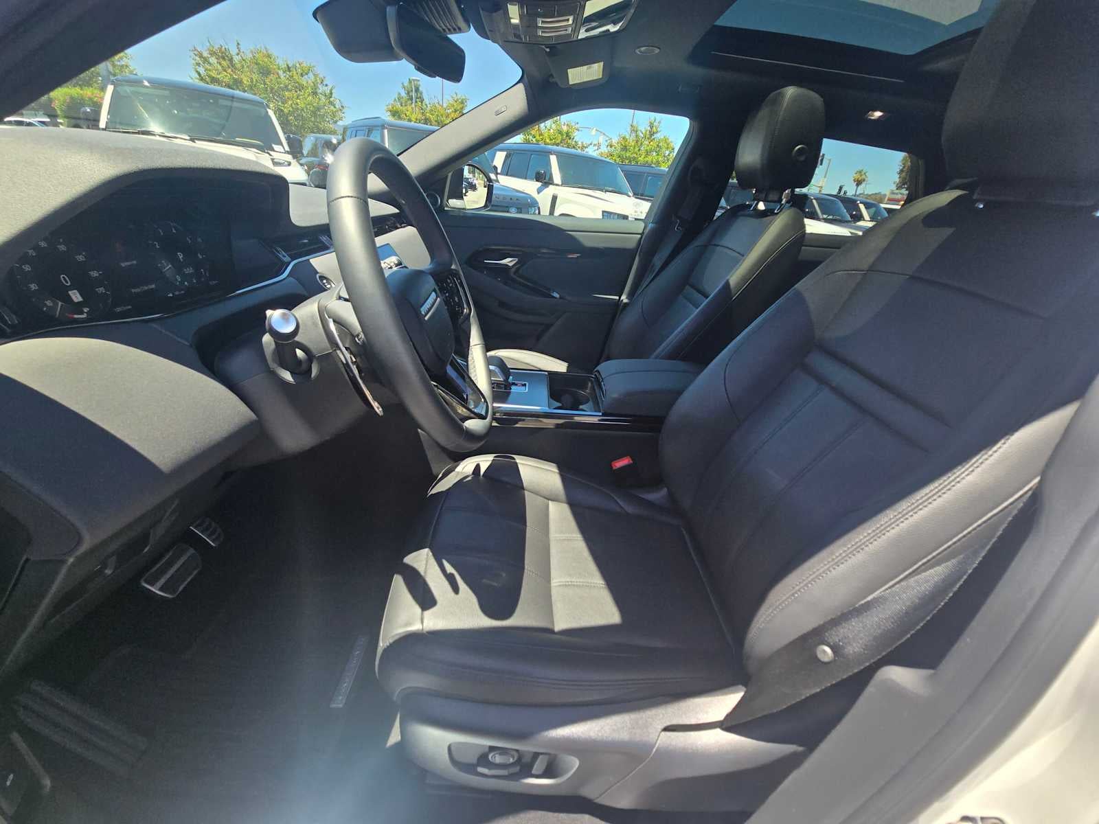 2026 Land Rover Range Rover Evoque Dynamic SE