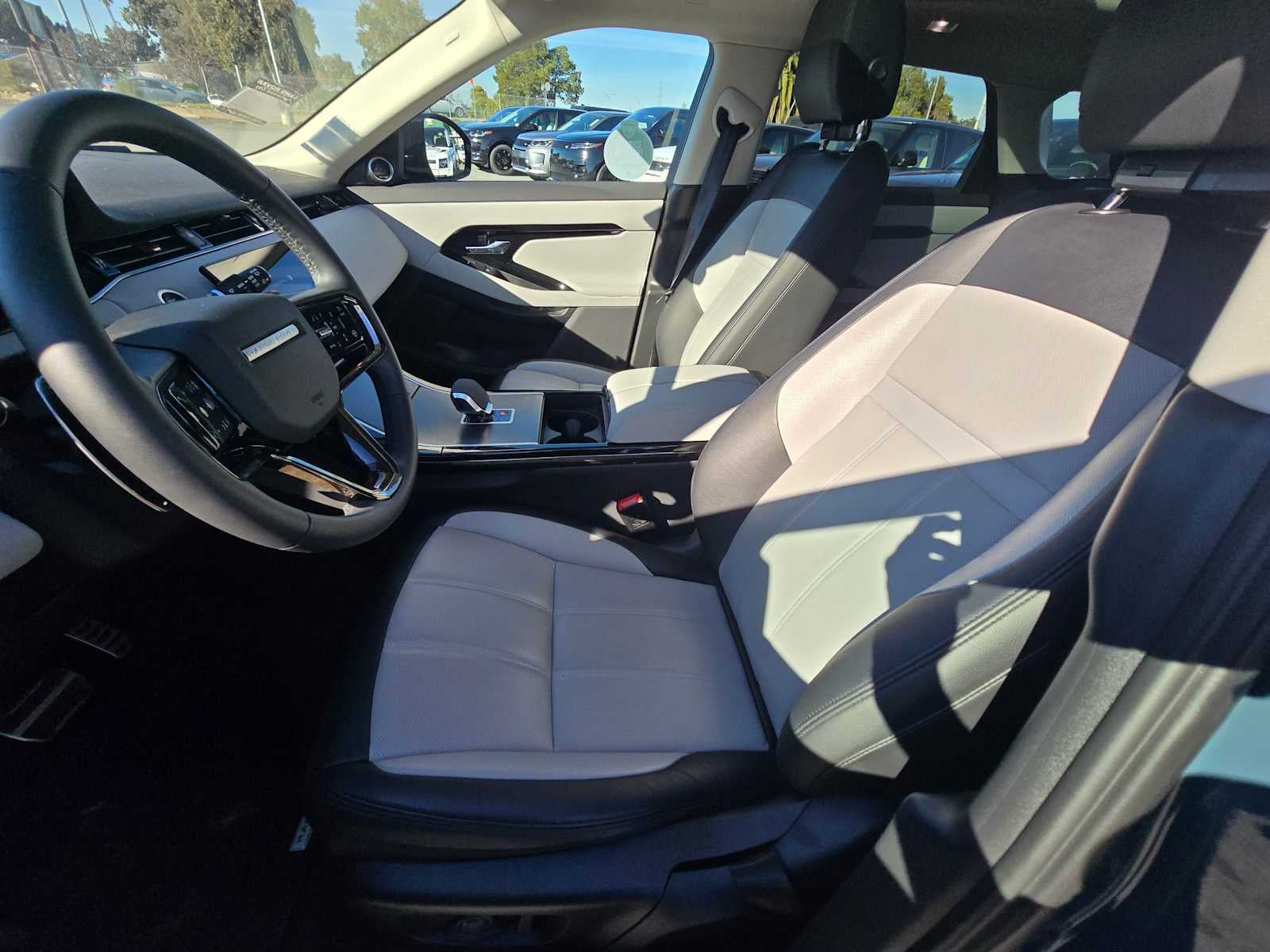 2025 Land Rover Range Rover Evoque Dynamic SE