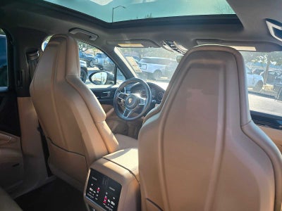 2023 Porsche Cayenne Platinum Edition