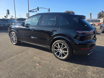 2023 Porsche Cayenne Platinum Edition