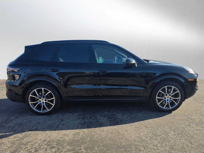 2023 Porsche Cayenne Platinum Edition
