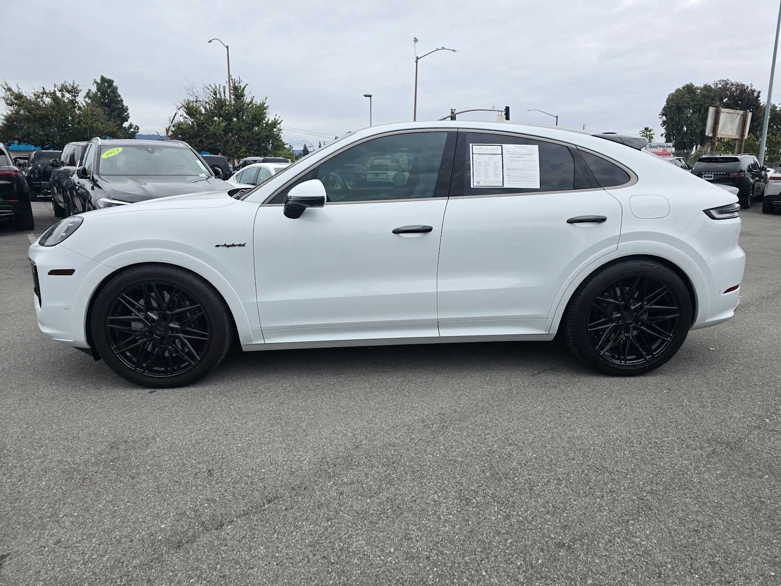 2025 Porsche Cayenne Turbo E-Hybrid