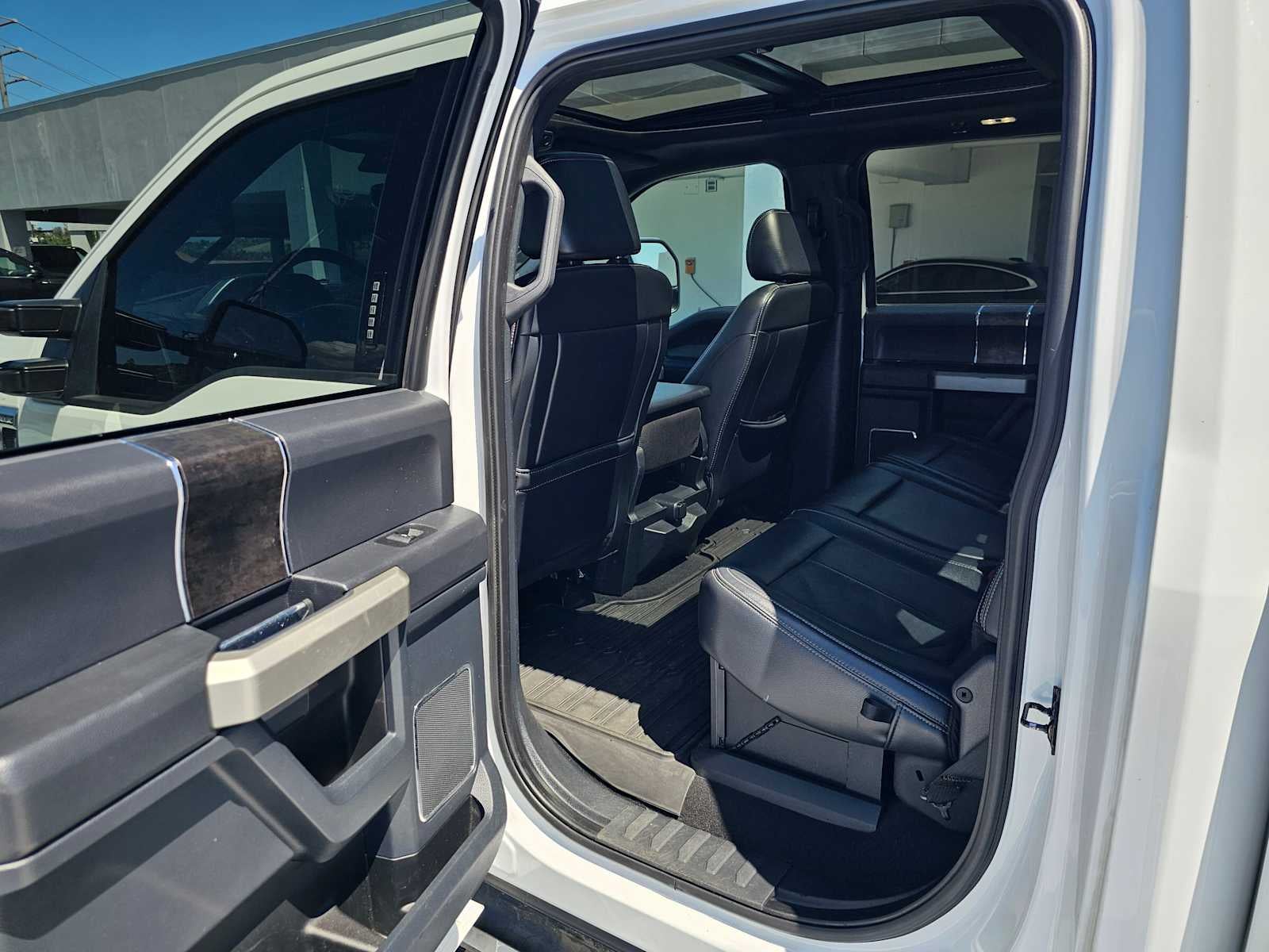 2022 Ford Super Duty F-350 SRW Pickup LARIAT