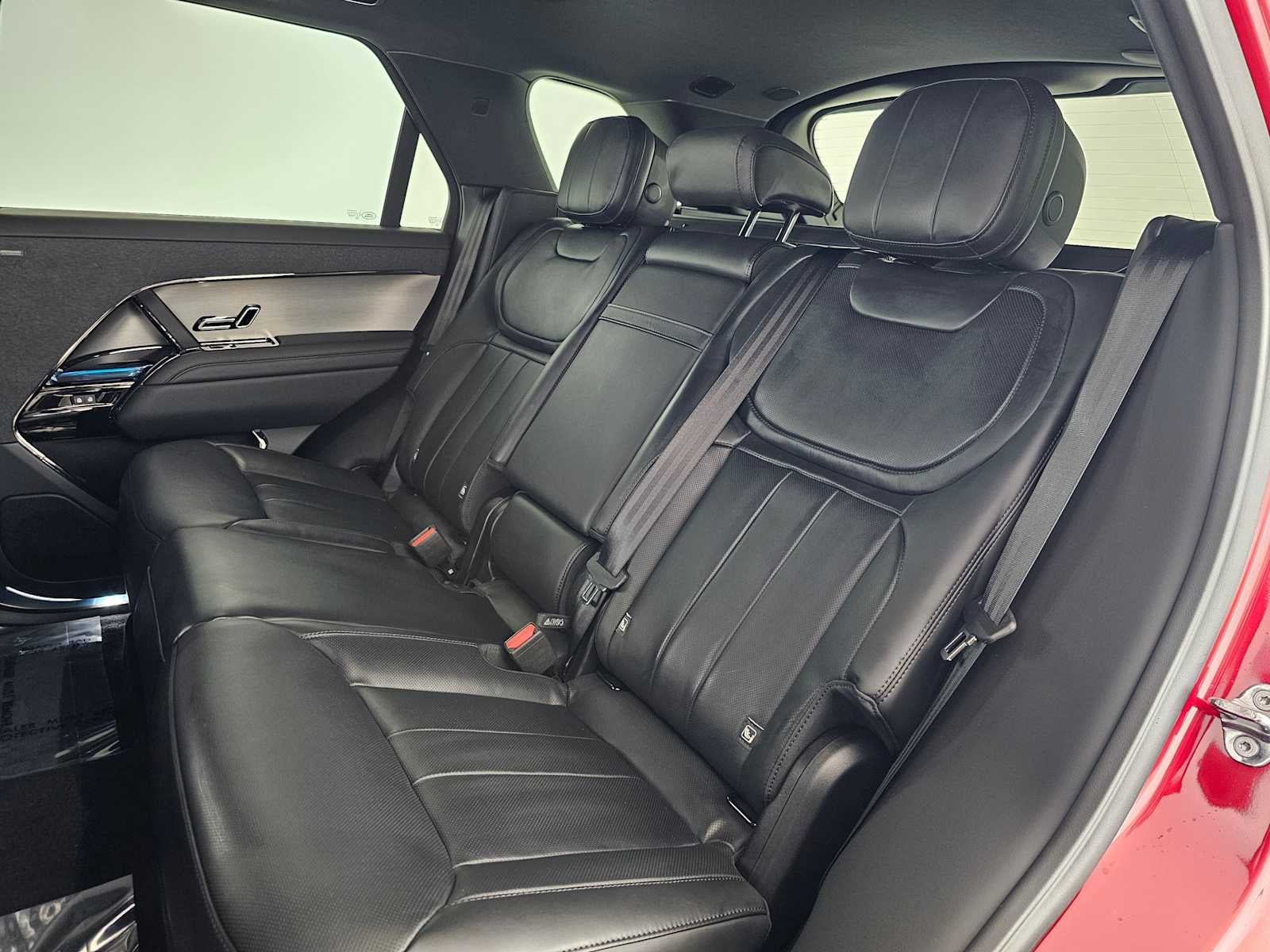 2026 Land Rover Range Rover Sport SE