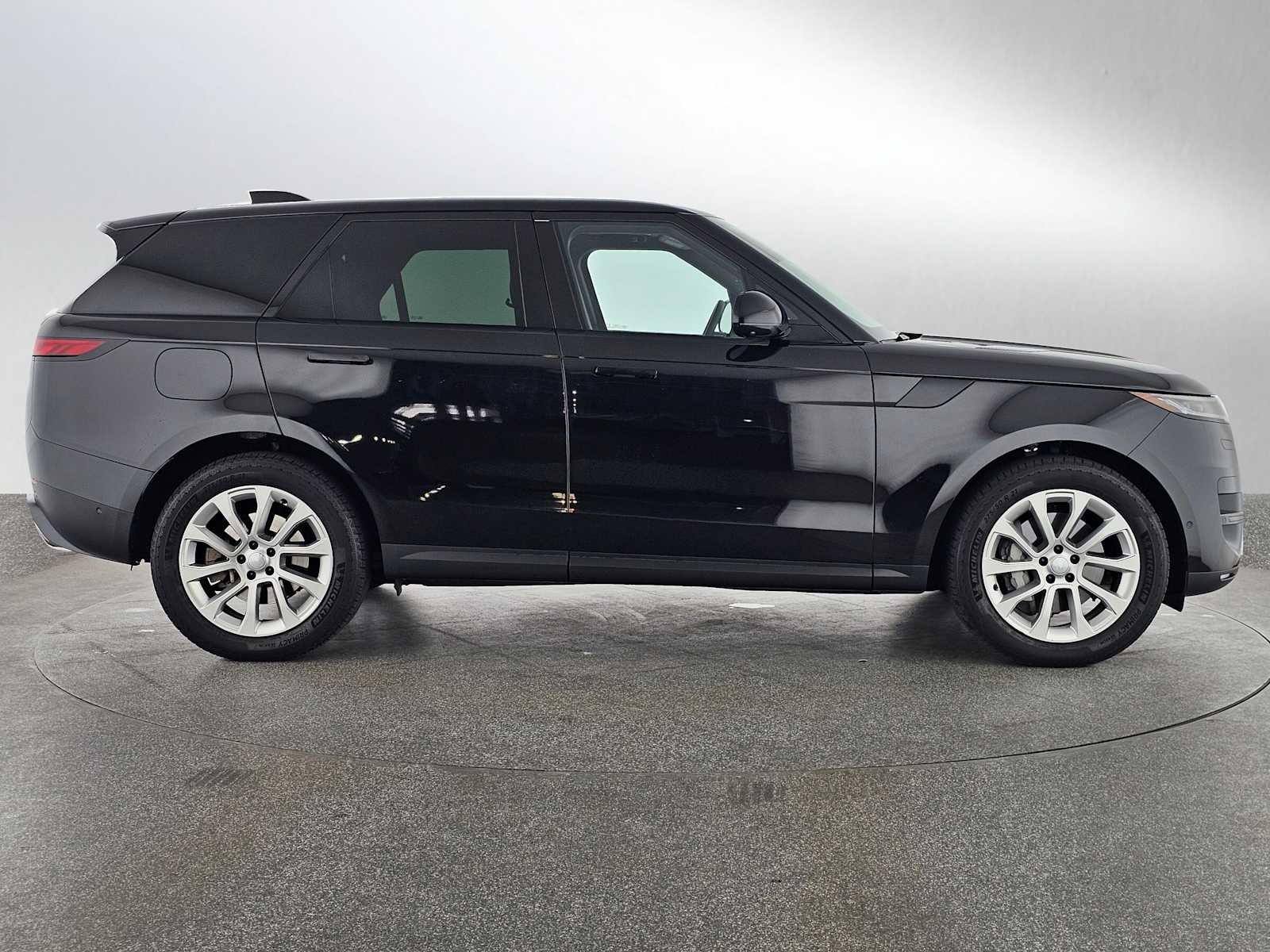 2024 Land Rover Range Rover Sport SE