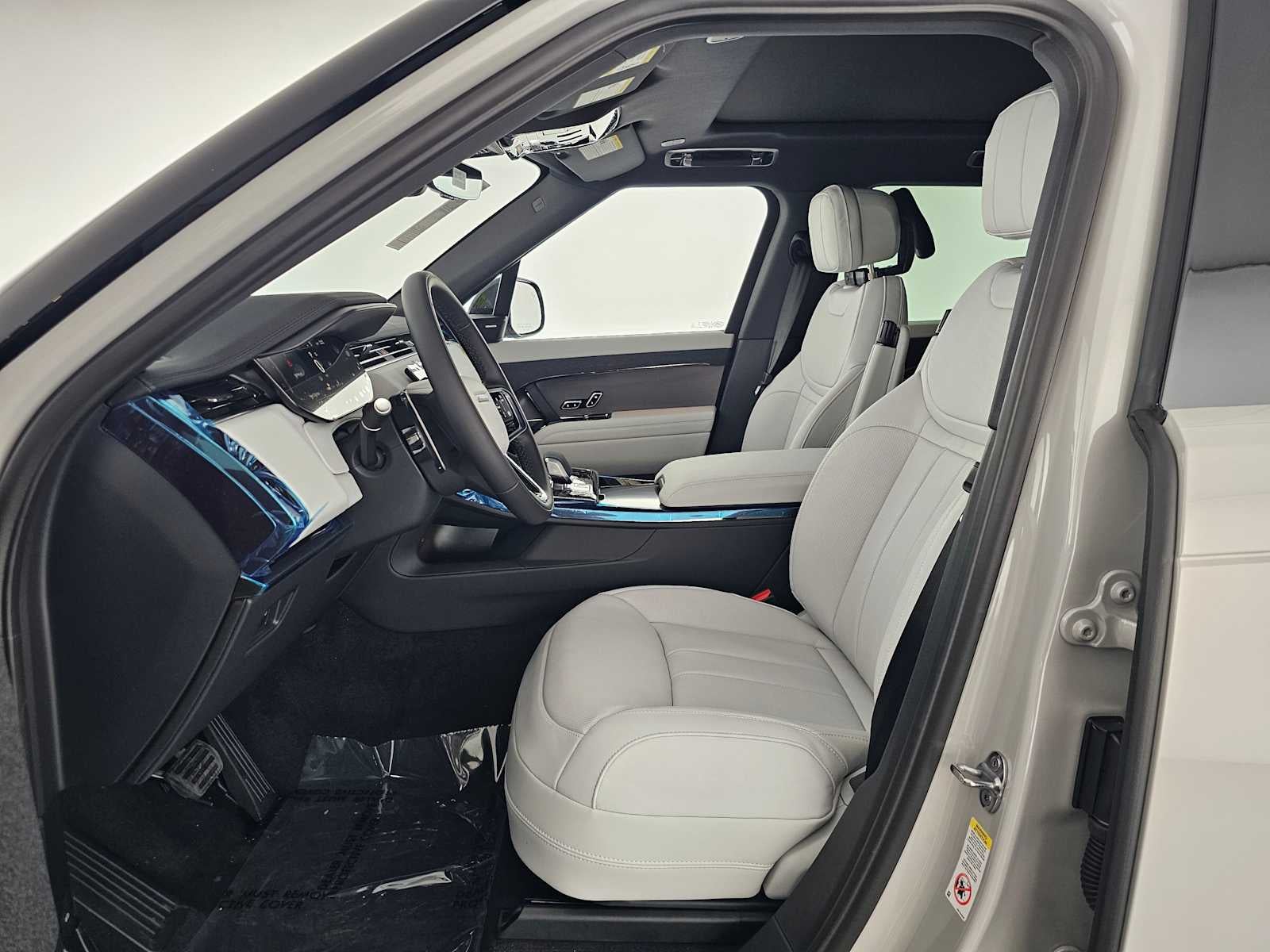 2026 Land Rover Range Rover Sport SE