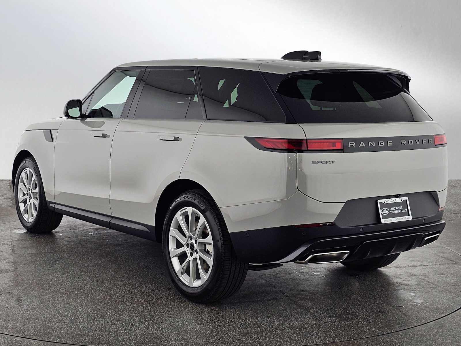 2026 Land Rover Range Rover Sport SE
