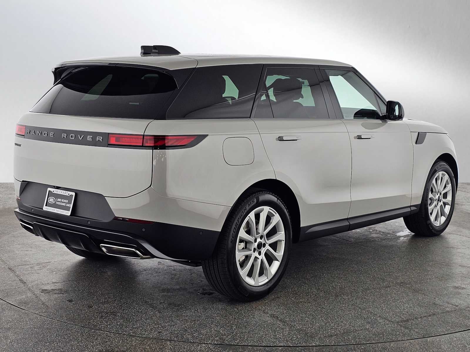 2026 Land Rover Range Rover Sport SE
