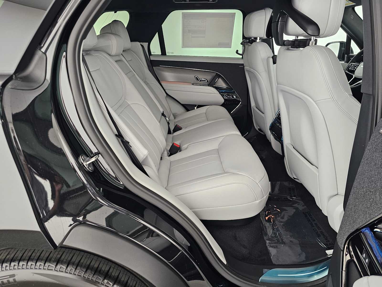 2026 Land Rover Range Rover Sport SE