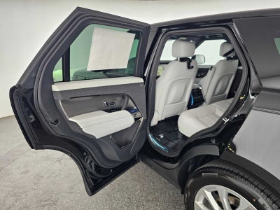 2026 Land Rover Range Rover Sport SE