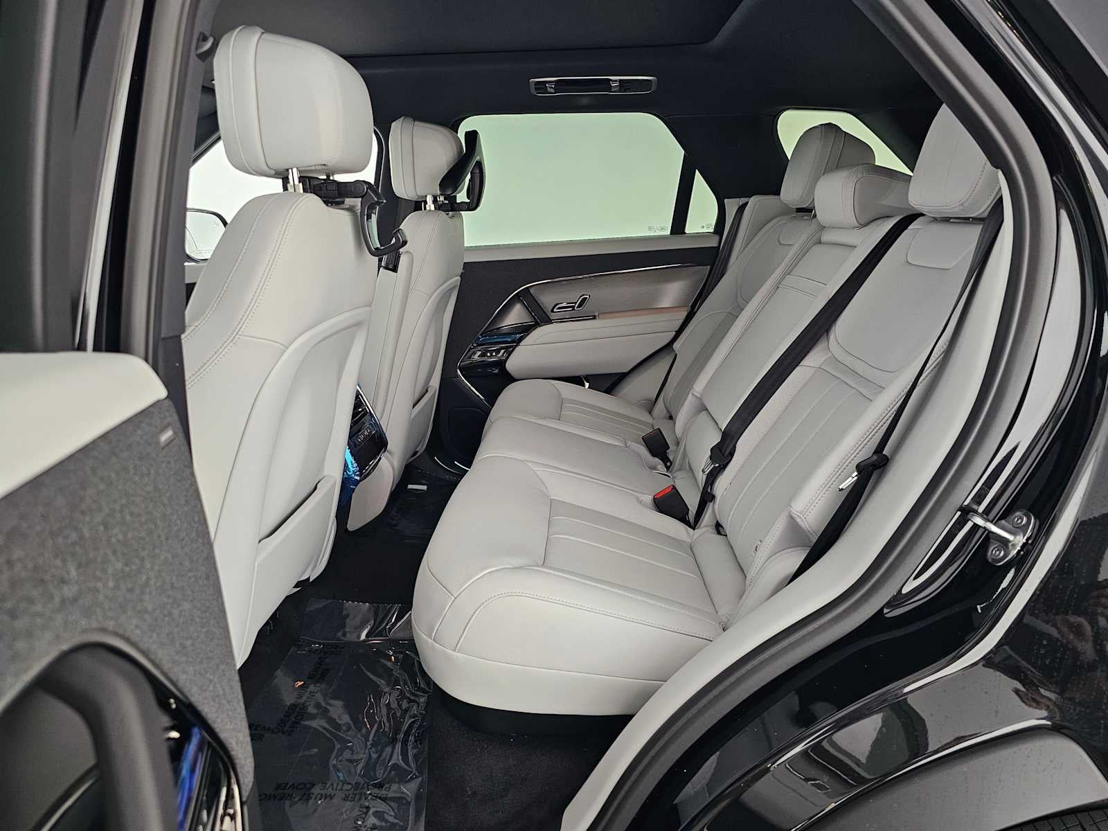 2026 Land Rover Range Rover Sport SE