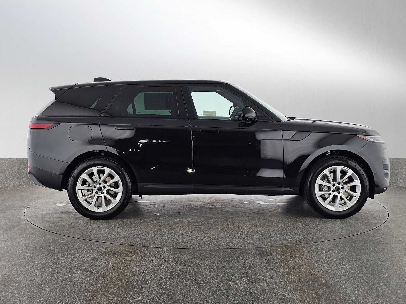 2026 Land Rover Range Rover Sport SE