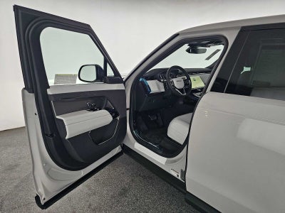 2026 Land Rover Range Rover Sport SE
