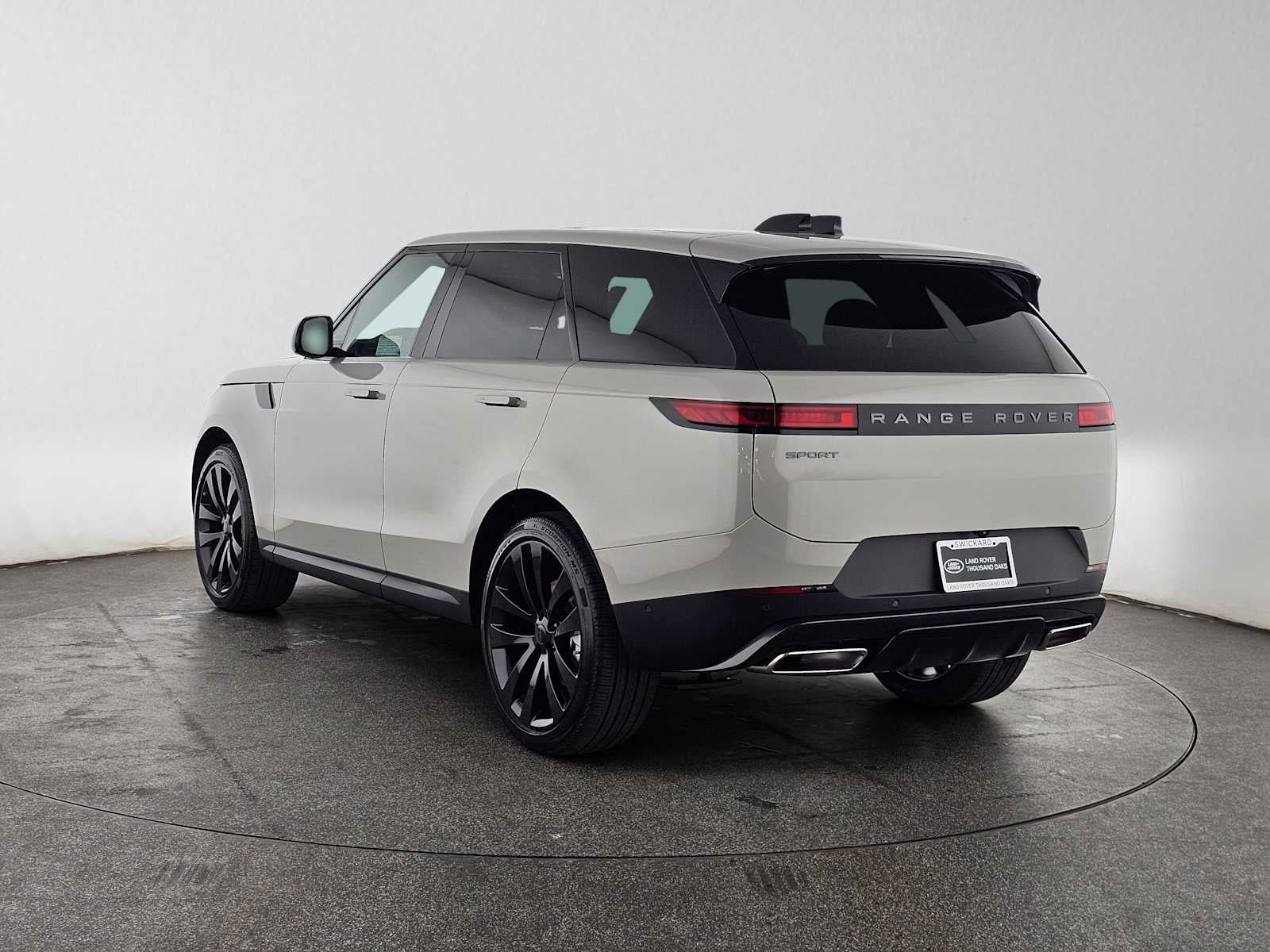 2026 Land Rover Range Rover Sport SE