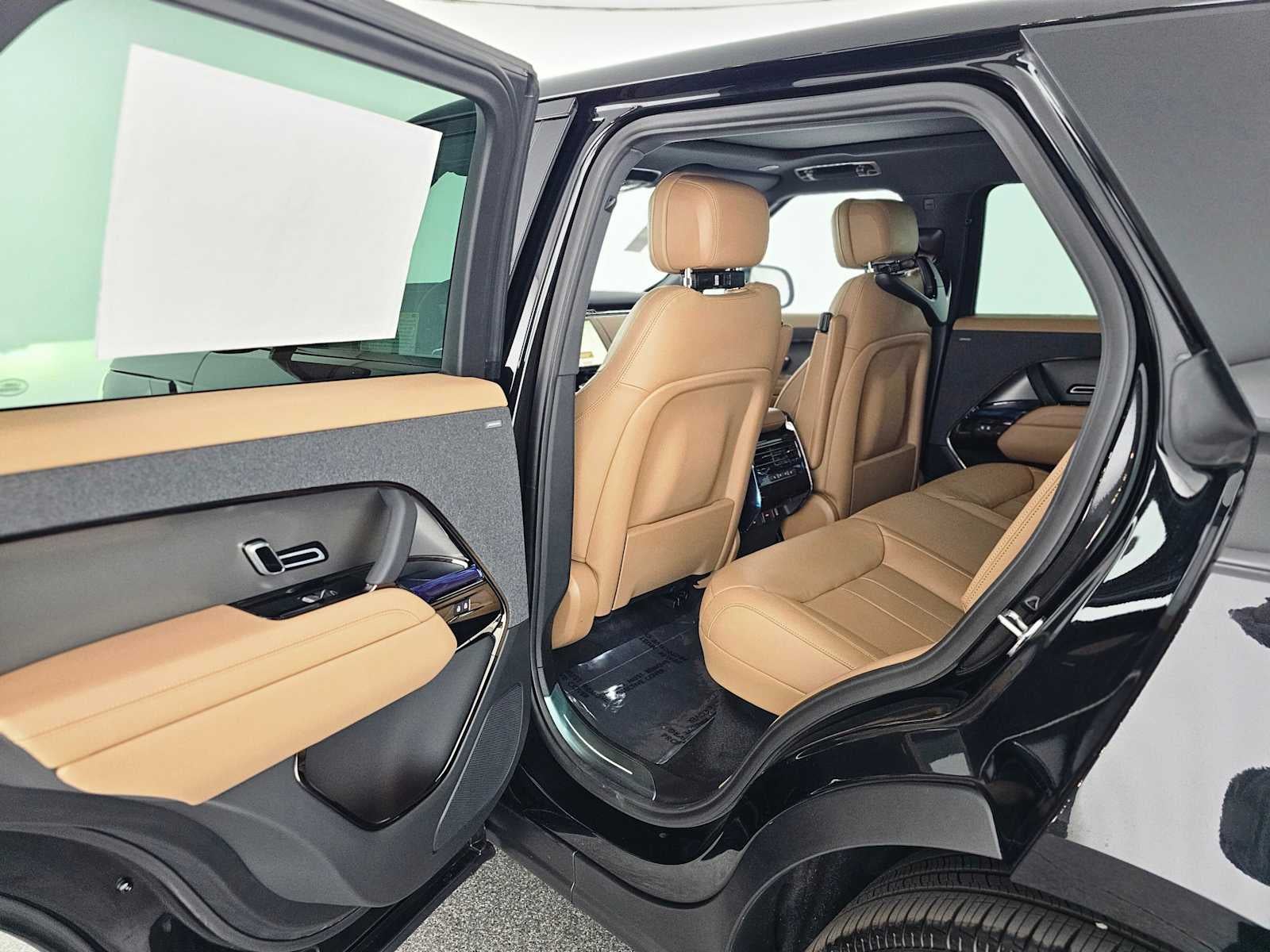 2026 Land Rover Range Rover Sport SE