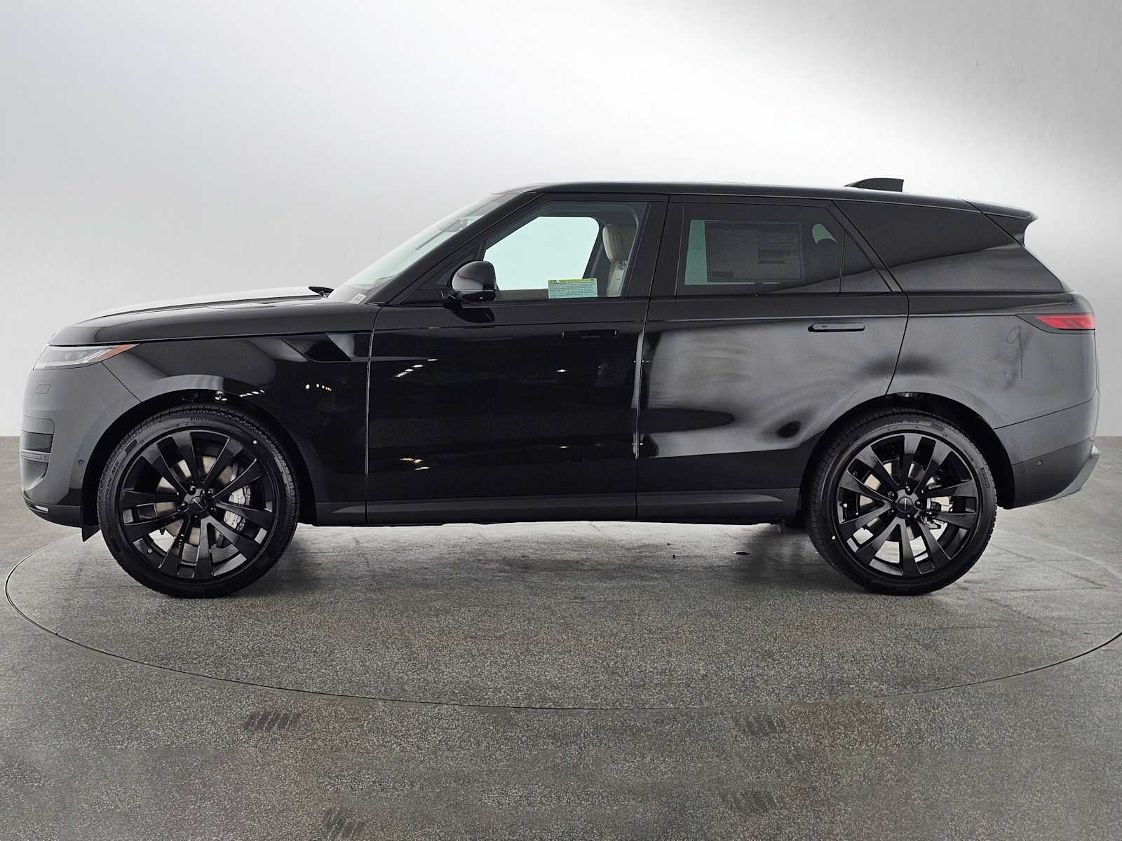 2026 Land Rover Range Rover Sport SE