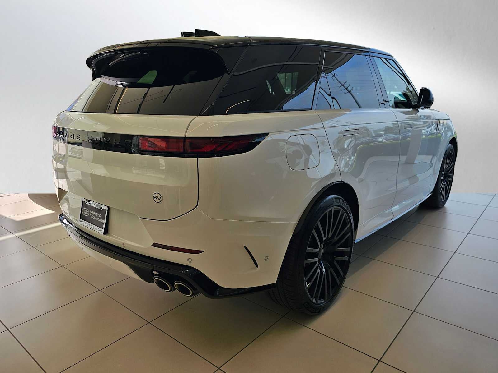 2026 Land Rover Range Rover Sport SV