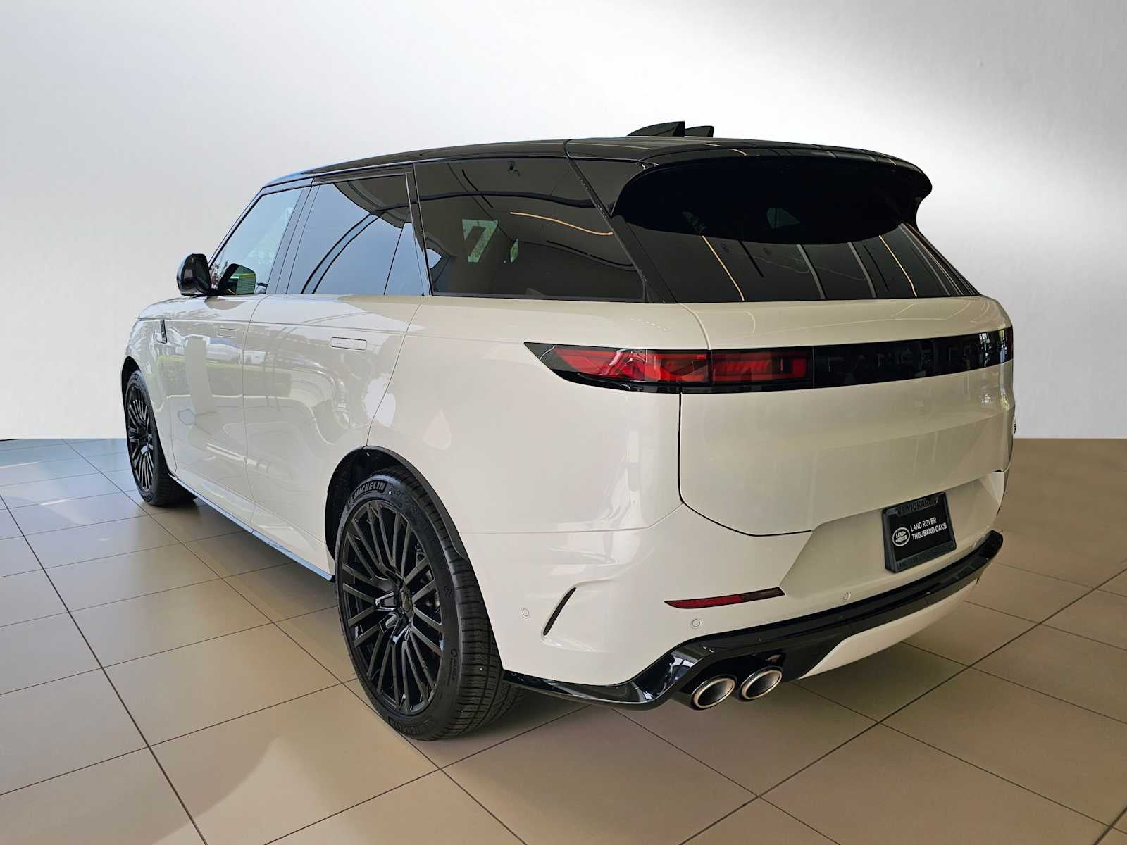 2026 Land Rover Range Rover Sport SV
