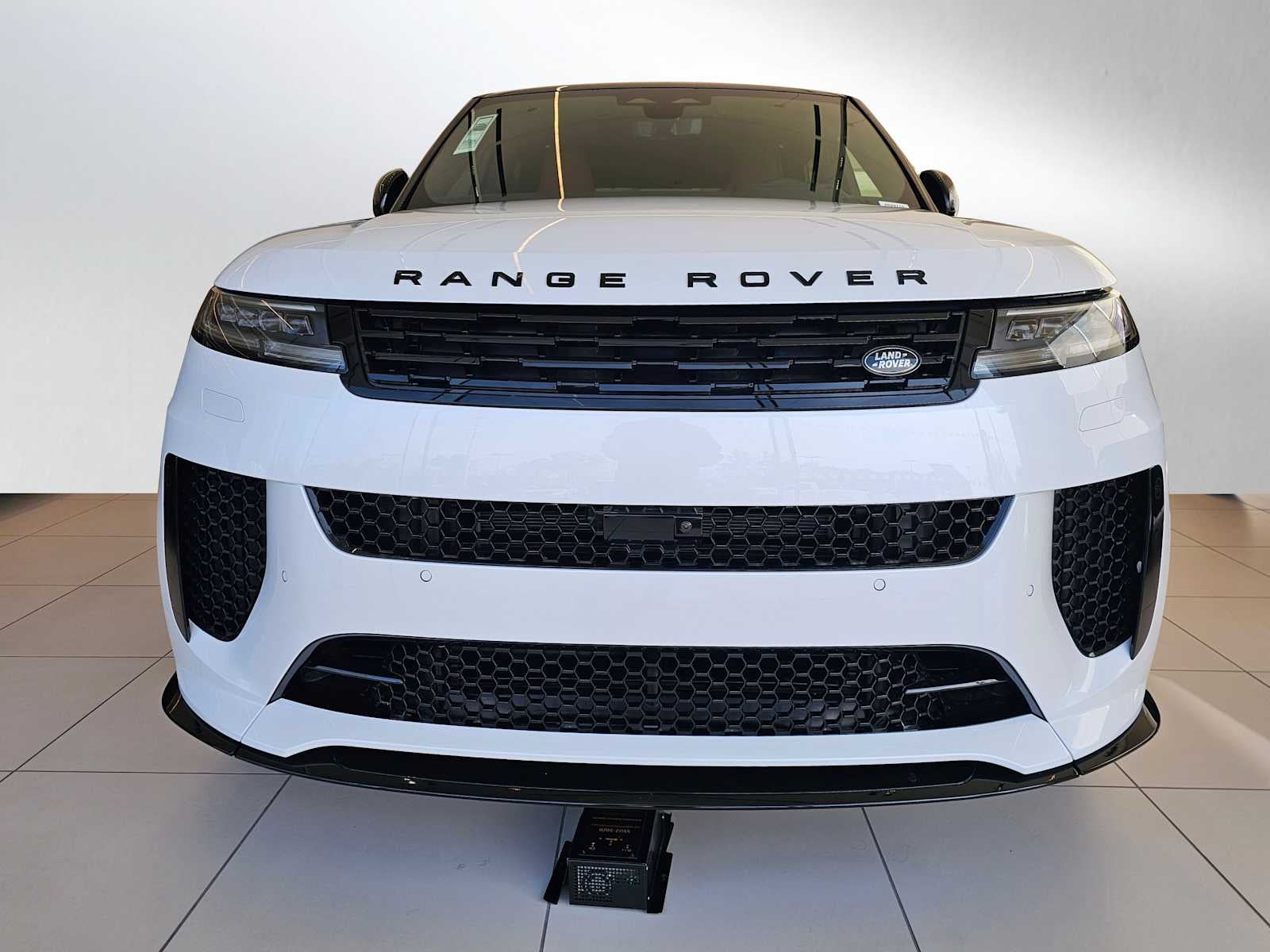 2026 Land Rover Range Rover Sport SV