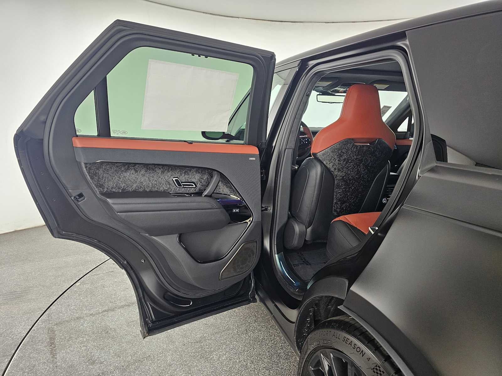 2026 Land Rover Range Rover Sport SV