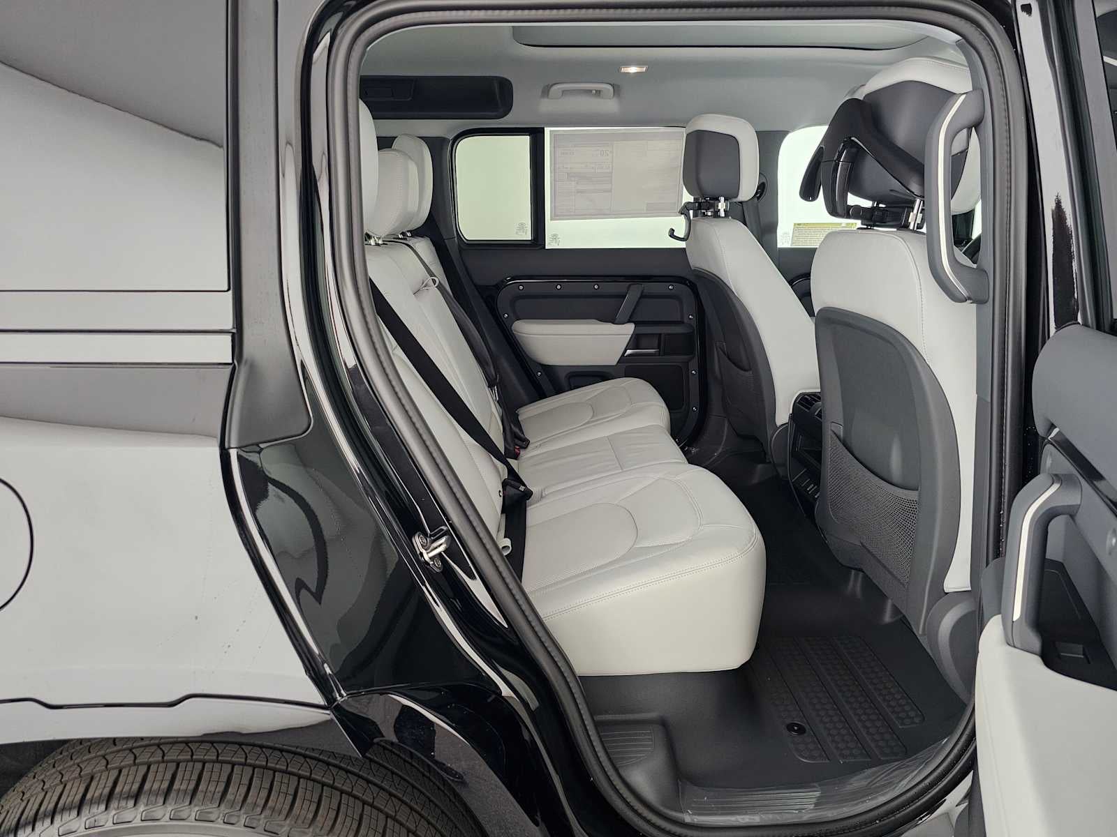 2026 Land Rover Defender X-Dynamic SE