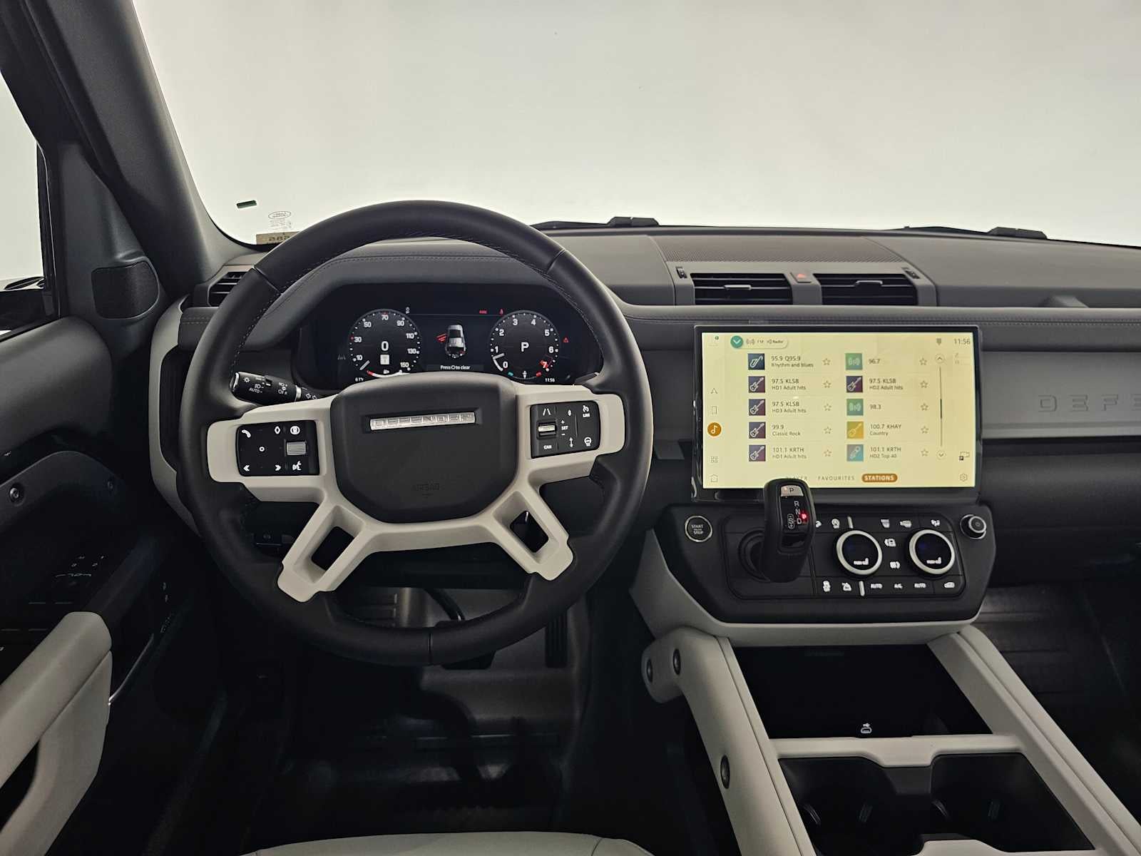 2026 Land Rover Defender X-Dynamic SE