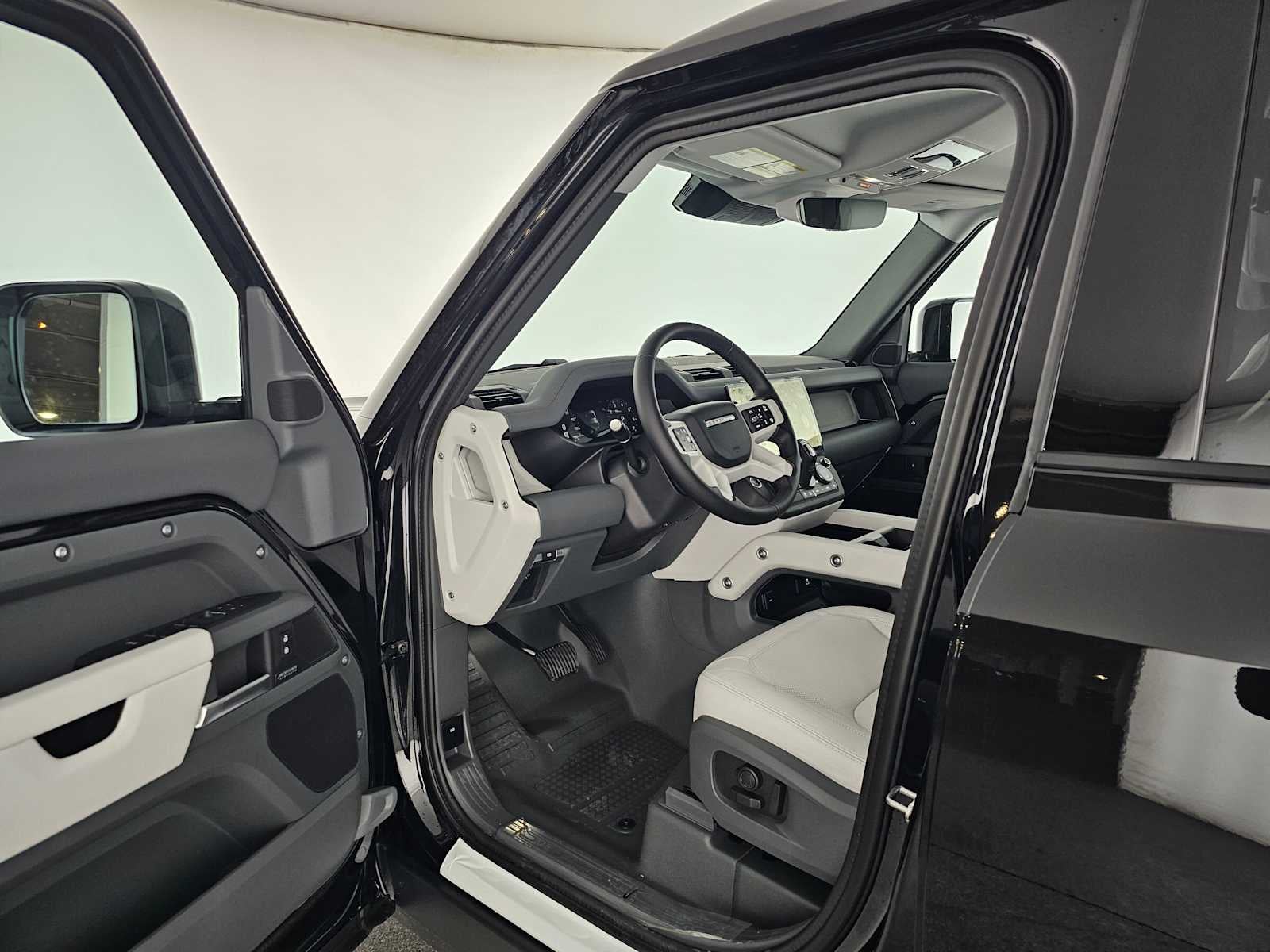 2026 Land Rover Defender X-Dynamic SE