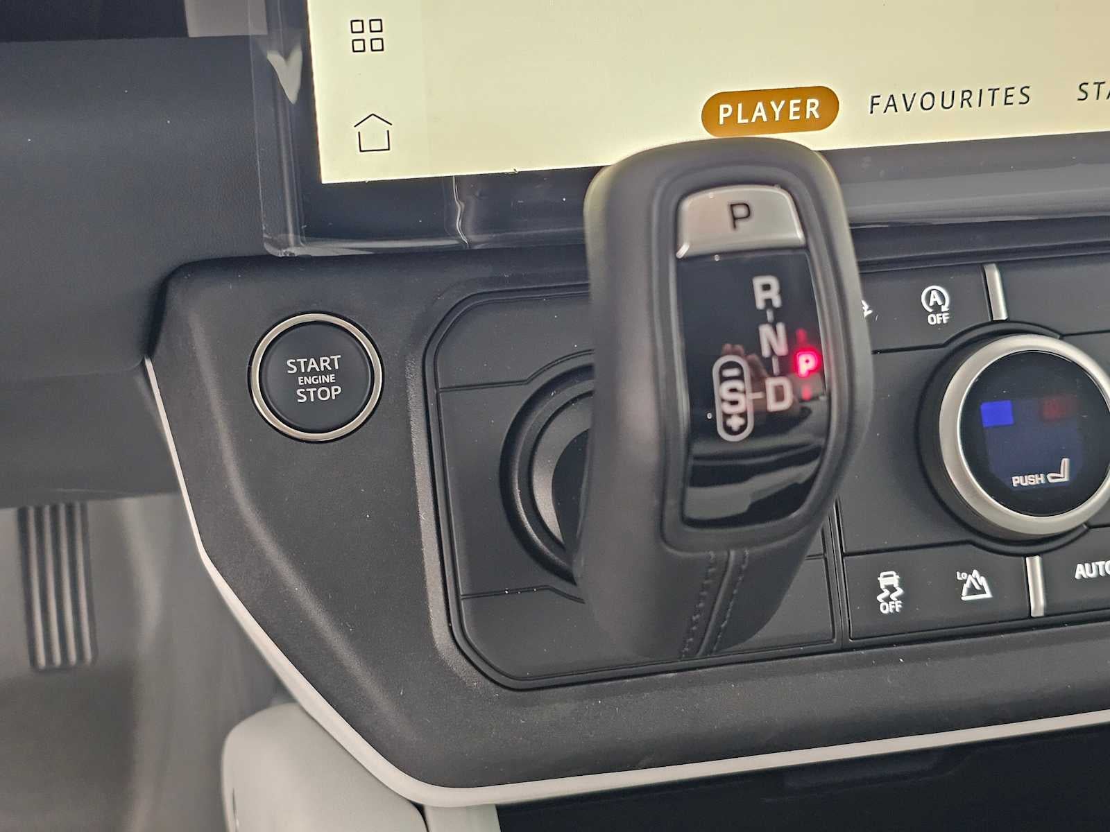2026 Land Rover Defender X-Dynamic SE